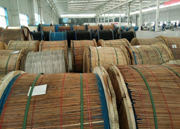 高低壓架空電纜.jpg 高低壓架空電纜.jpg